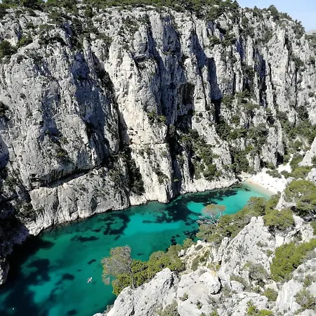 Domaine De Canaille Cassis