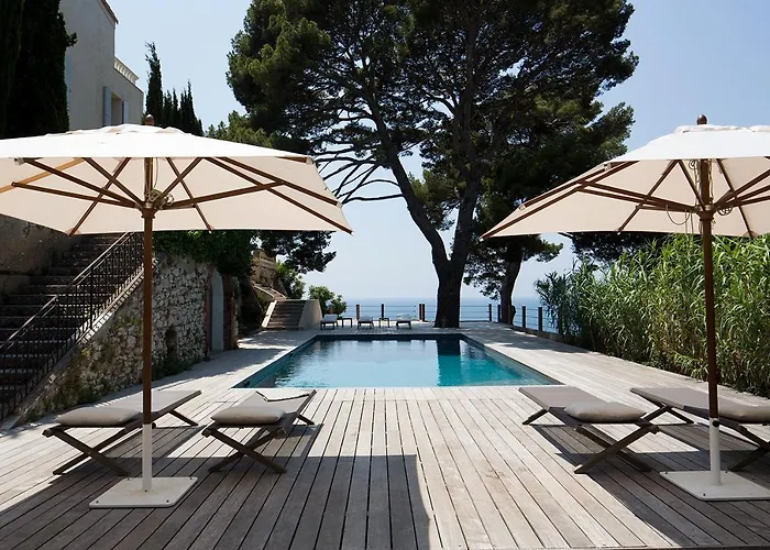 Domaine De Canaille Cassis